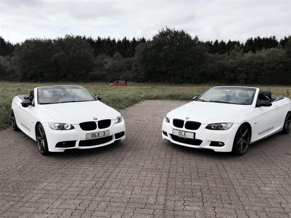 -- og 2 BMW 330 cabrio